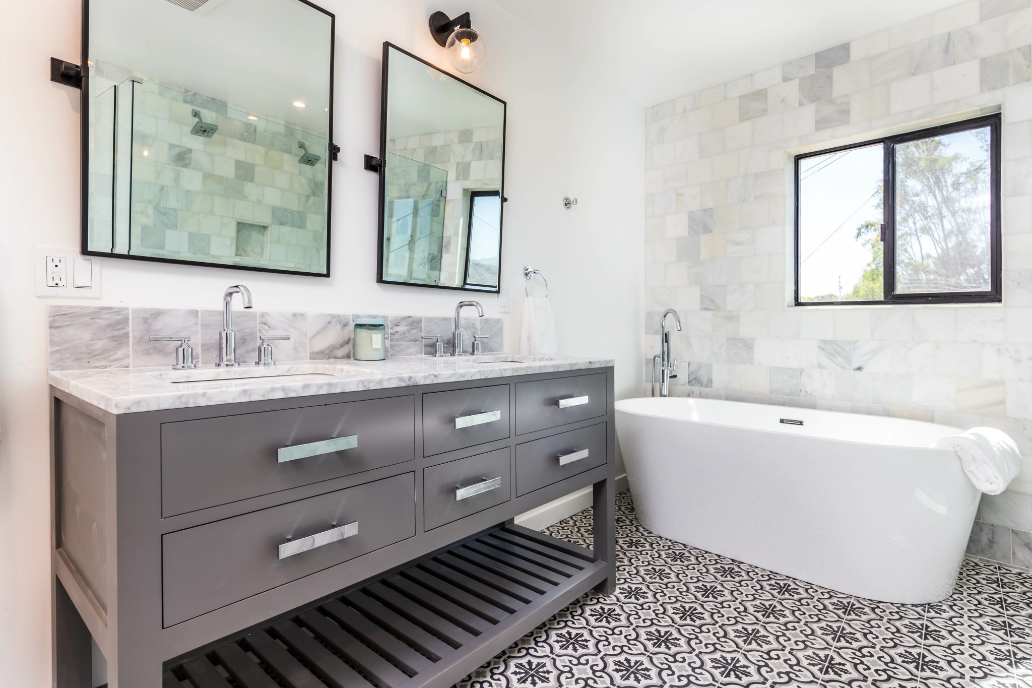 Sleek and Stylish Modern Ensuite Bathroom Ideas To Transform Your Space ...